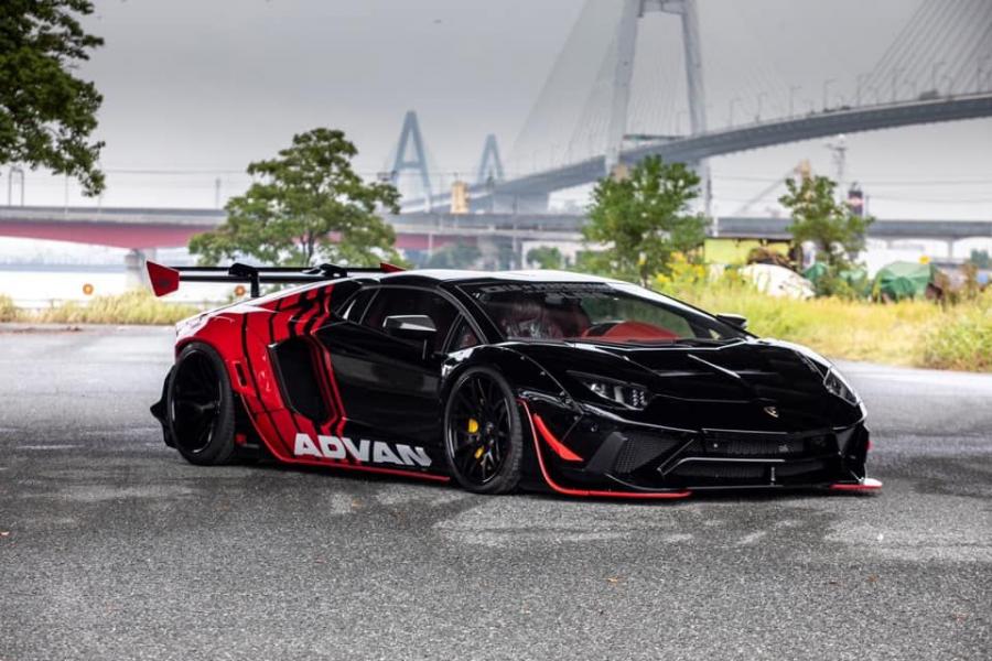  Lamborghini Aventador S by Liberty Walk 2019 года  (фото 6 из 6)